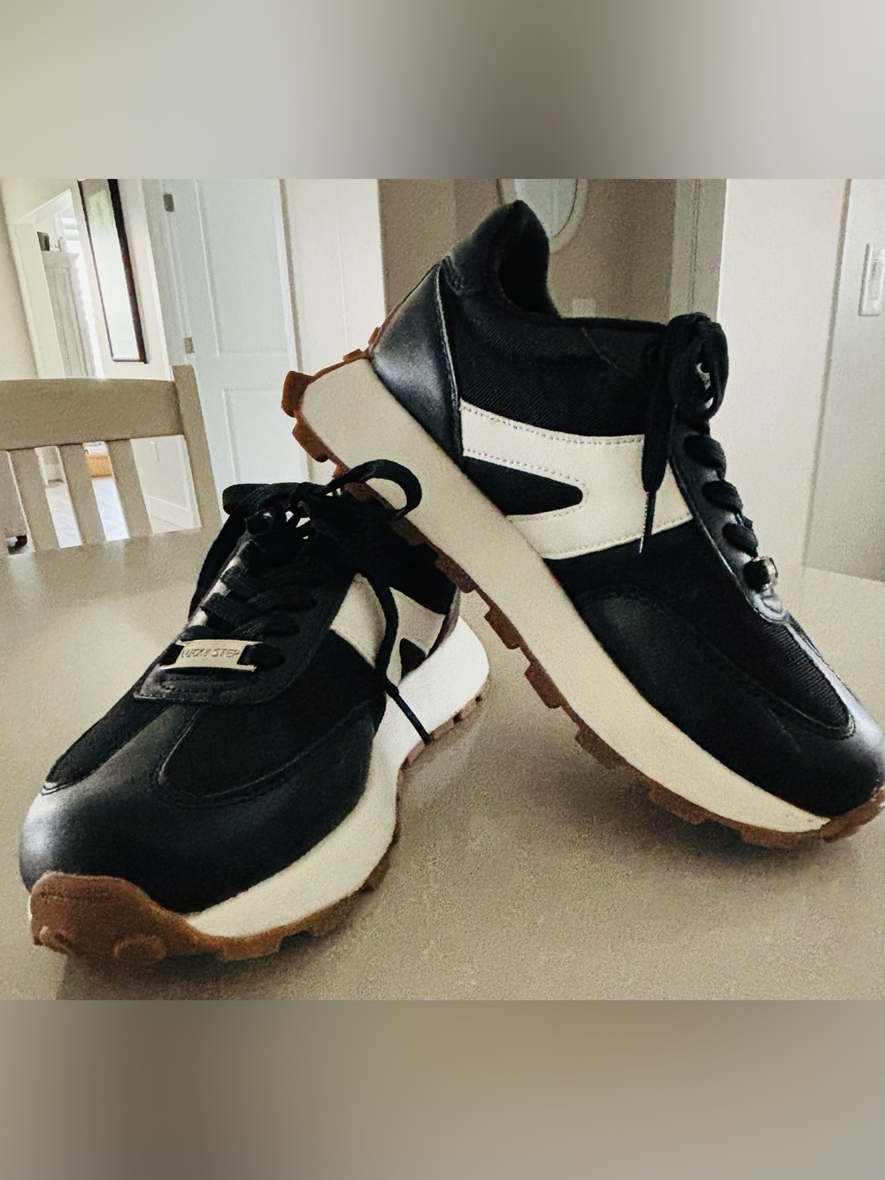 LUCKY STEP Women's Platform Retro Sneaker Size 7